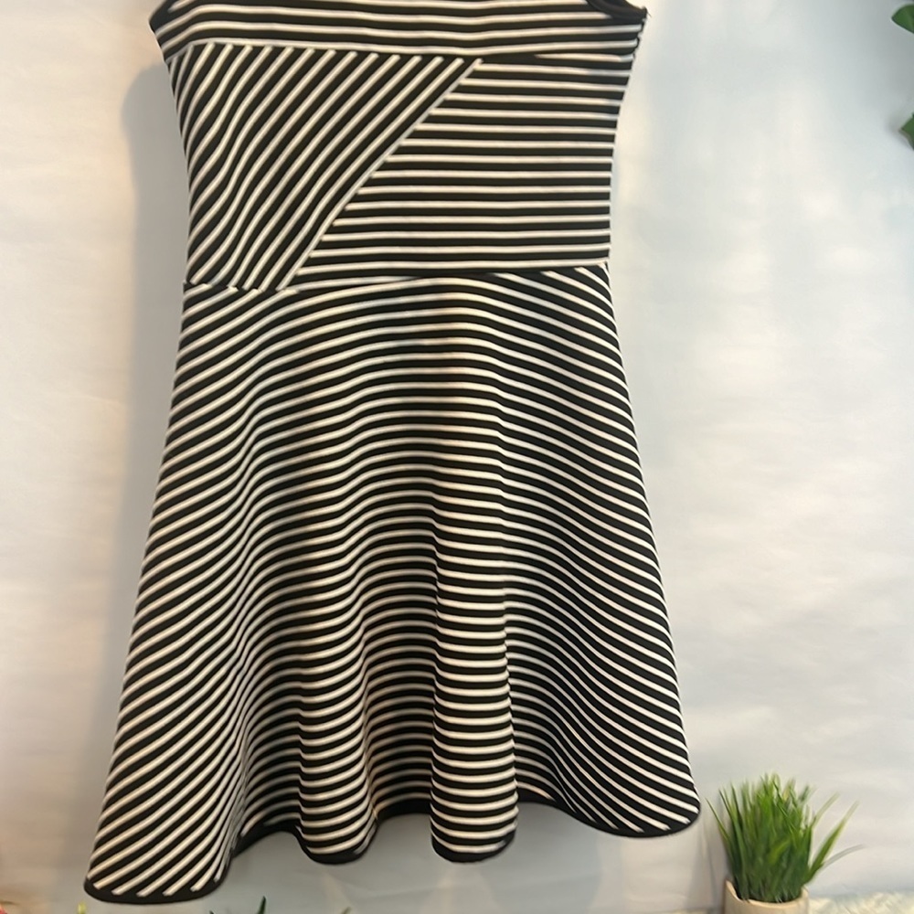 Emily West Monochromatic Mini Dress Girls 14 - Picture 3 of 5